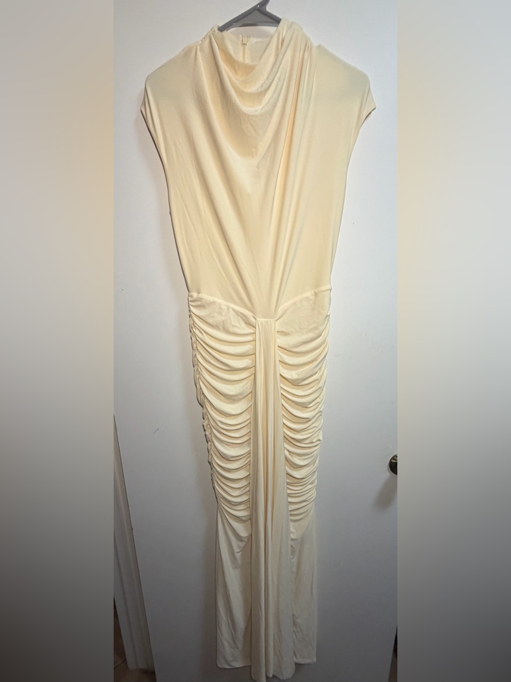 Club L London Lorenza Pale Lemon High-Neck Ruched Maxi Dress – Size US 6 - Picture 5 of 10